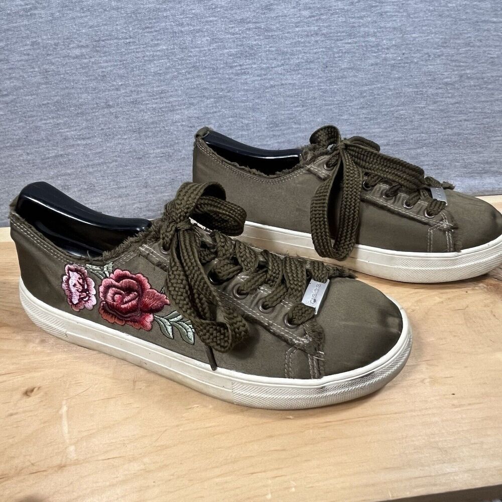 Bebé Sport Womens low Top Sneakers 9.5 Green Embroidered Y2K Inspired Boho